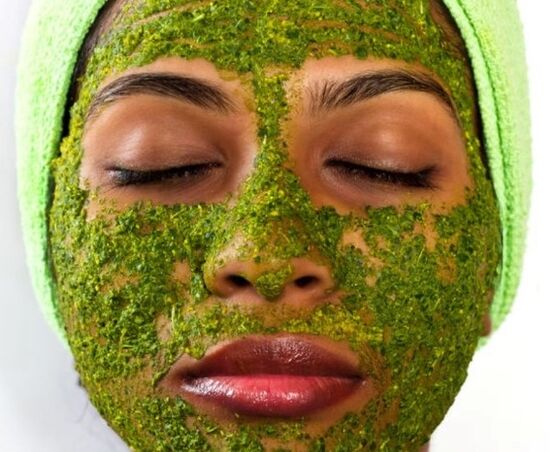 Masque à base de plantes