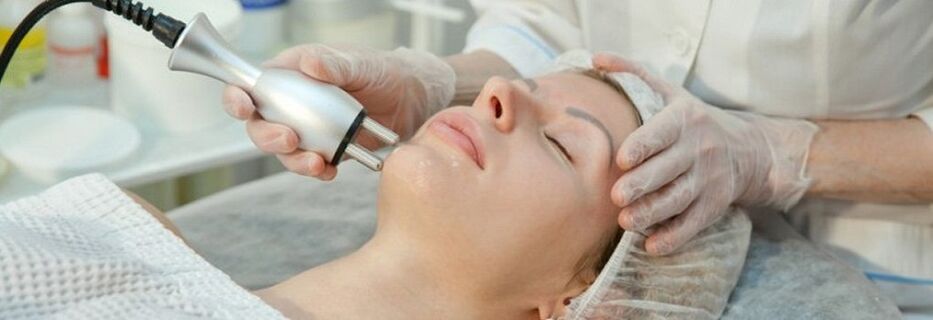 Procédure de rajeunissement du visage fractionné au laser.